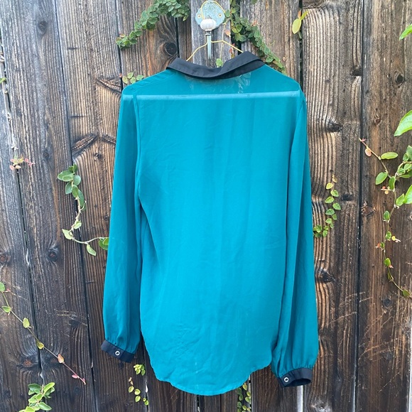 Button down shirt - Picture 2 of 5